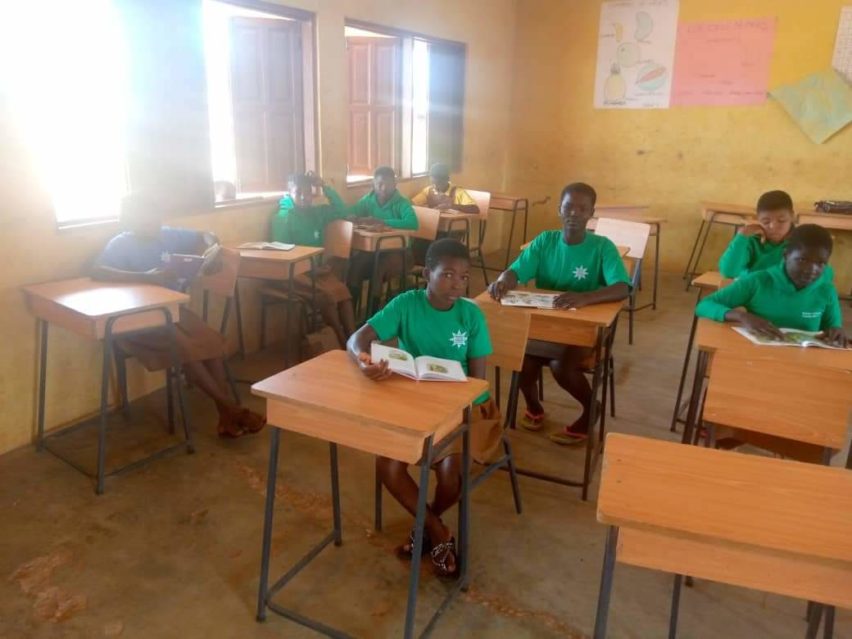 Children wearing Brisley CE Primary School tops 2